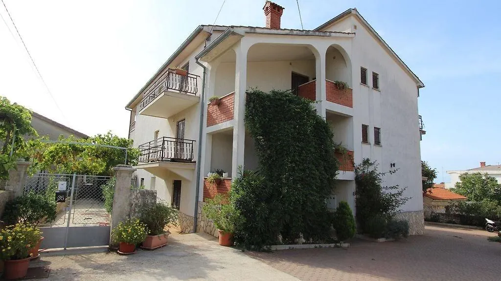 Studio Apartment Malinska Near Sea 0*,