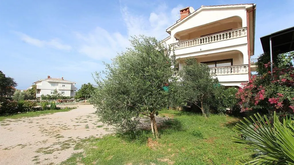 Studio Apartment Malinska Near Sea