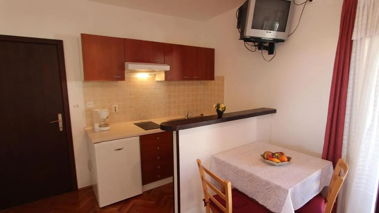 Studio Apartment Malinska Near Sea
