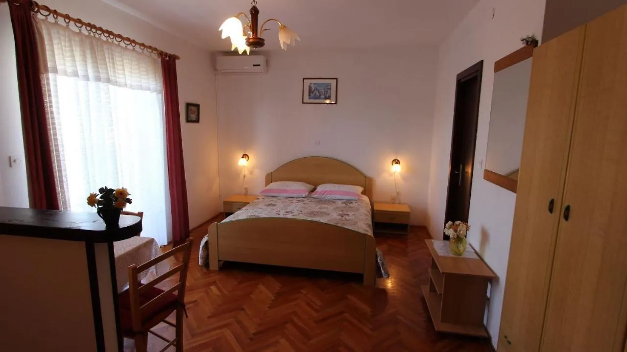 Studio Apartment Malinska Near Sea